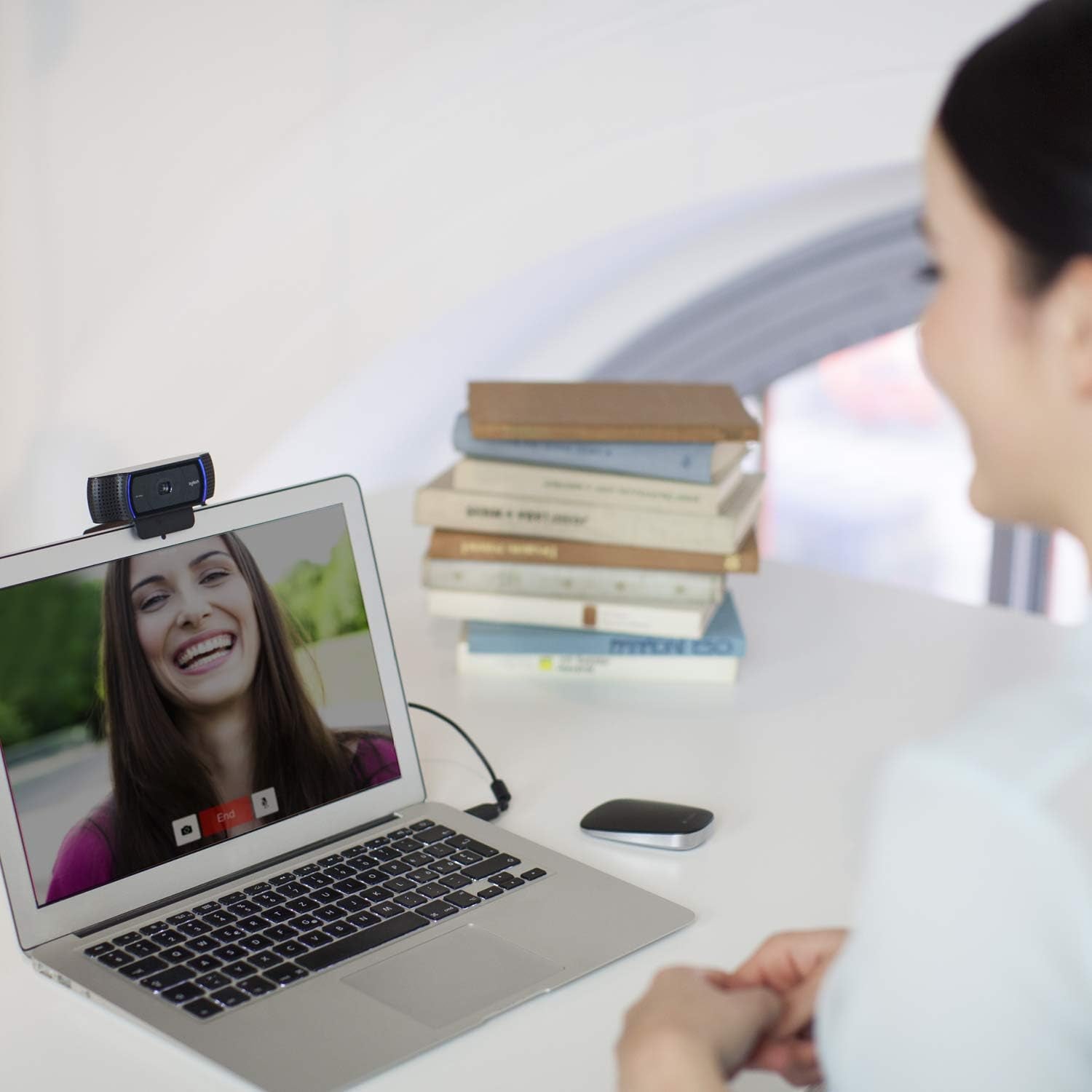 Logitech C920 HD Pro Webcam,Videoconferencias1080P/30 Fps,Sonido Estéreo,Corrección De Iluminación Hd,Skype/Hangouts/Facetime, Pc/Mac/Android/Chromebook, Funcionan Con Teams, Google Meet, Zoom-Negro