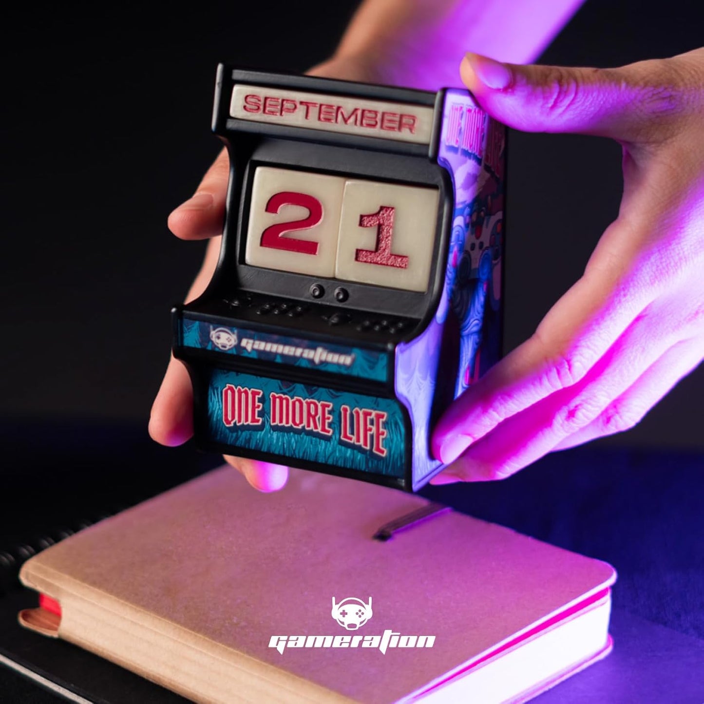 Calendario Perpetuo Sobremesa Maquina Arcade - Decoracion Gamer : Setup Gaming Brilla En La Ocuridad - Regalos Gamer | Decoracion Escritorio, Decoracion Habitacion Juvenil